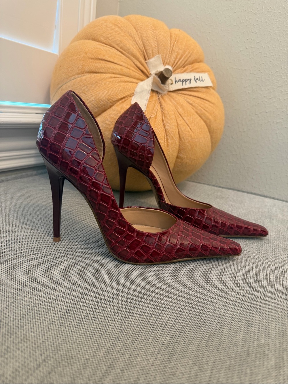 Steve Madden red snake print heels. 🐍 ❤️